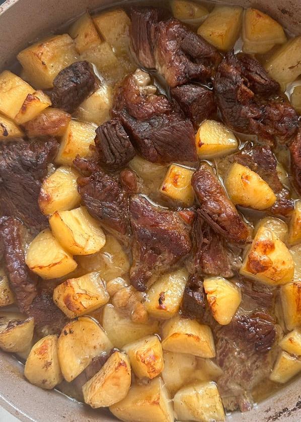 בשר נימוח עם תפוחי אדמה