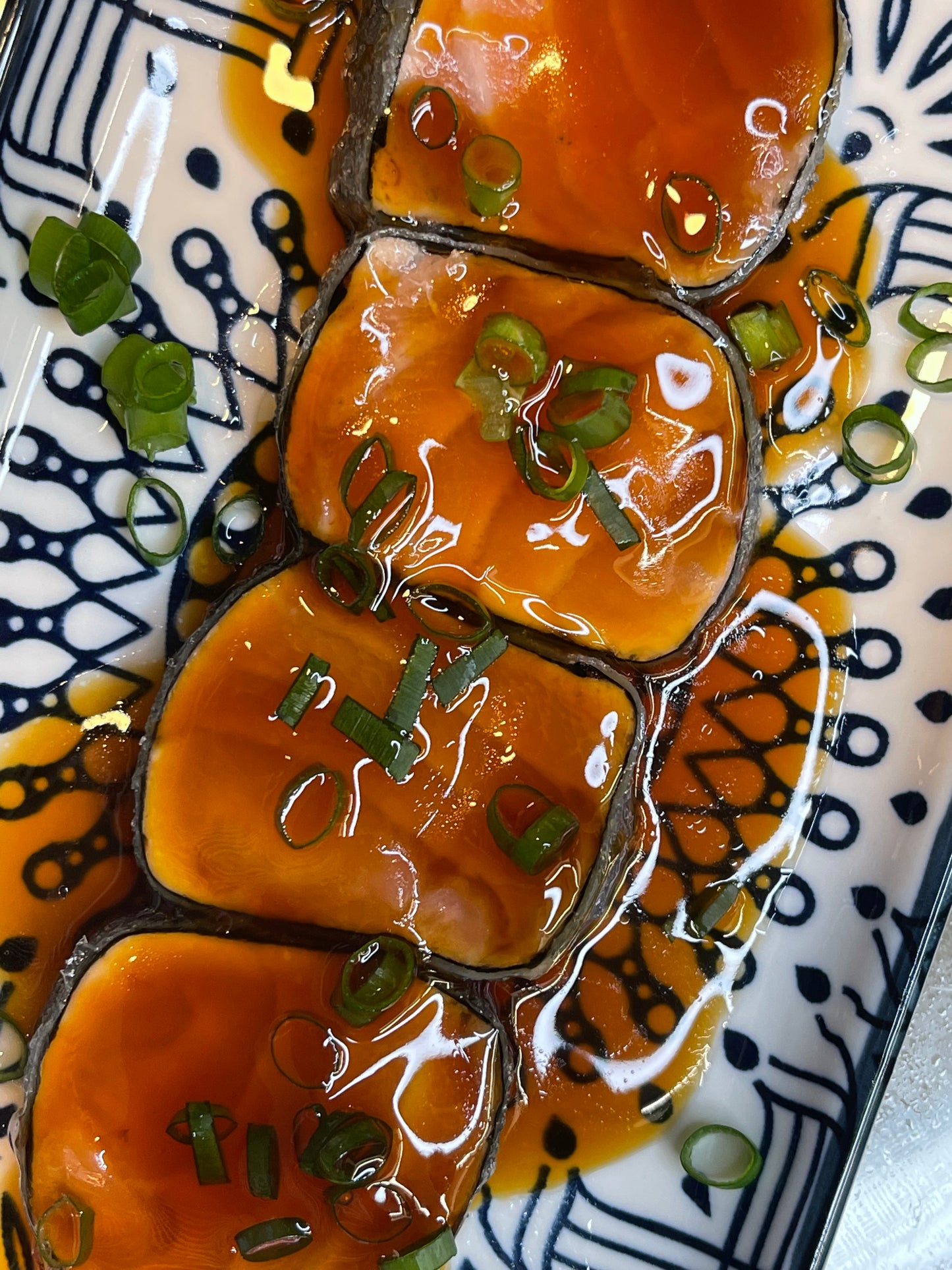 רול סלמון עטוף באצת נורי