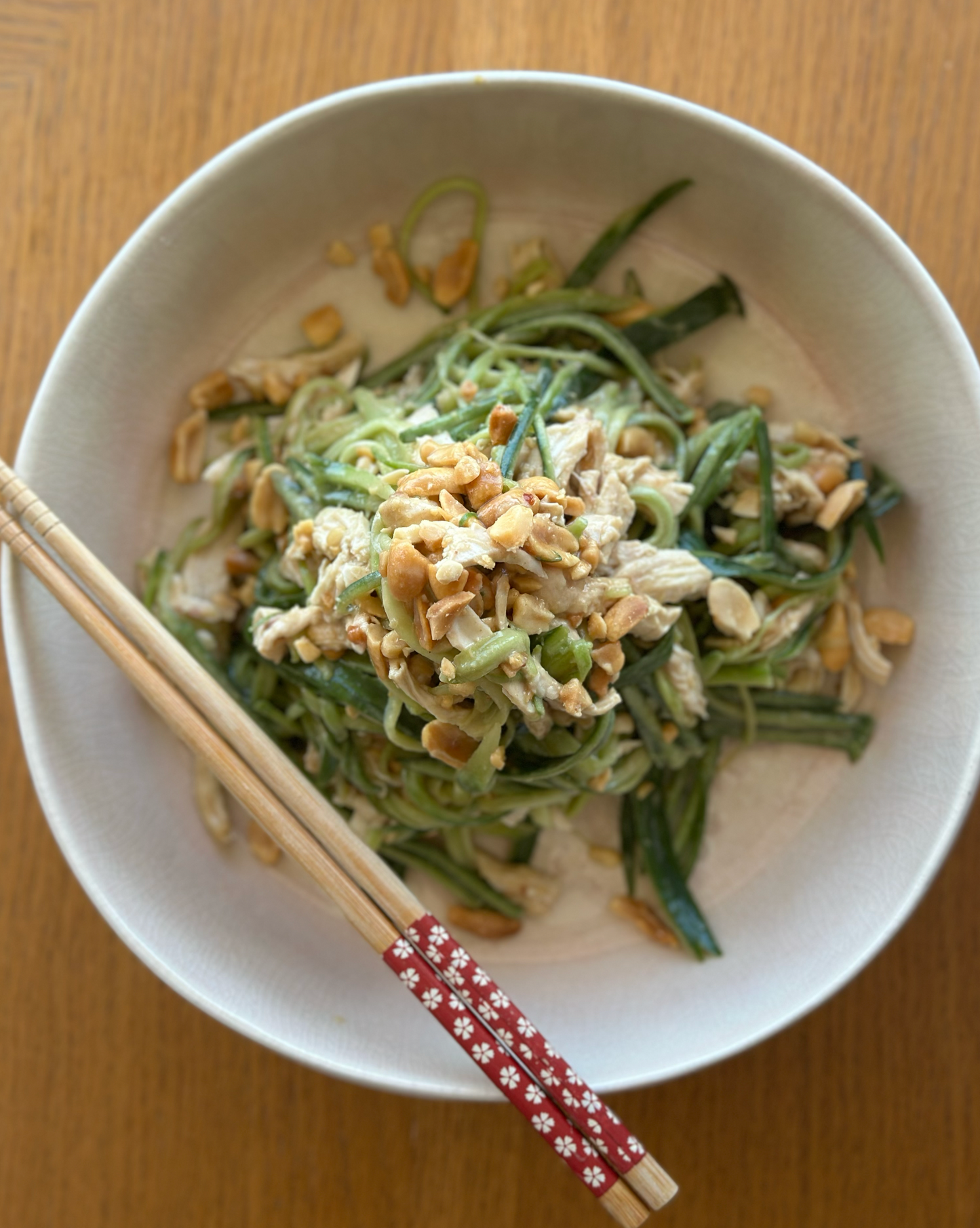 סלט עוף מלפפונים של ג׳פניקה