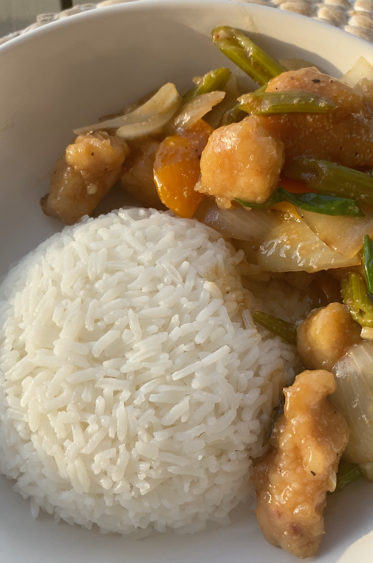 עוף מוקפץ ברוטב פלפל שחור