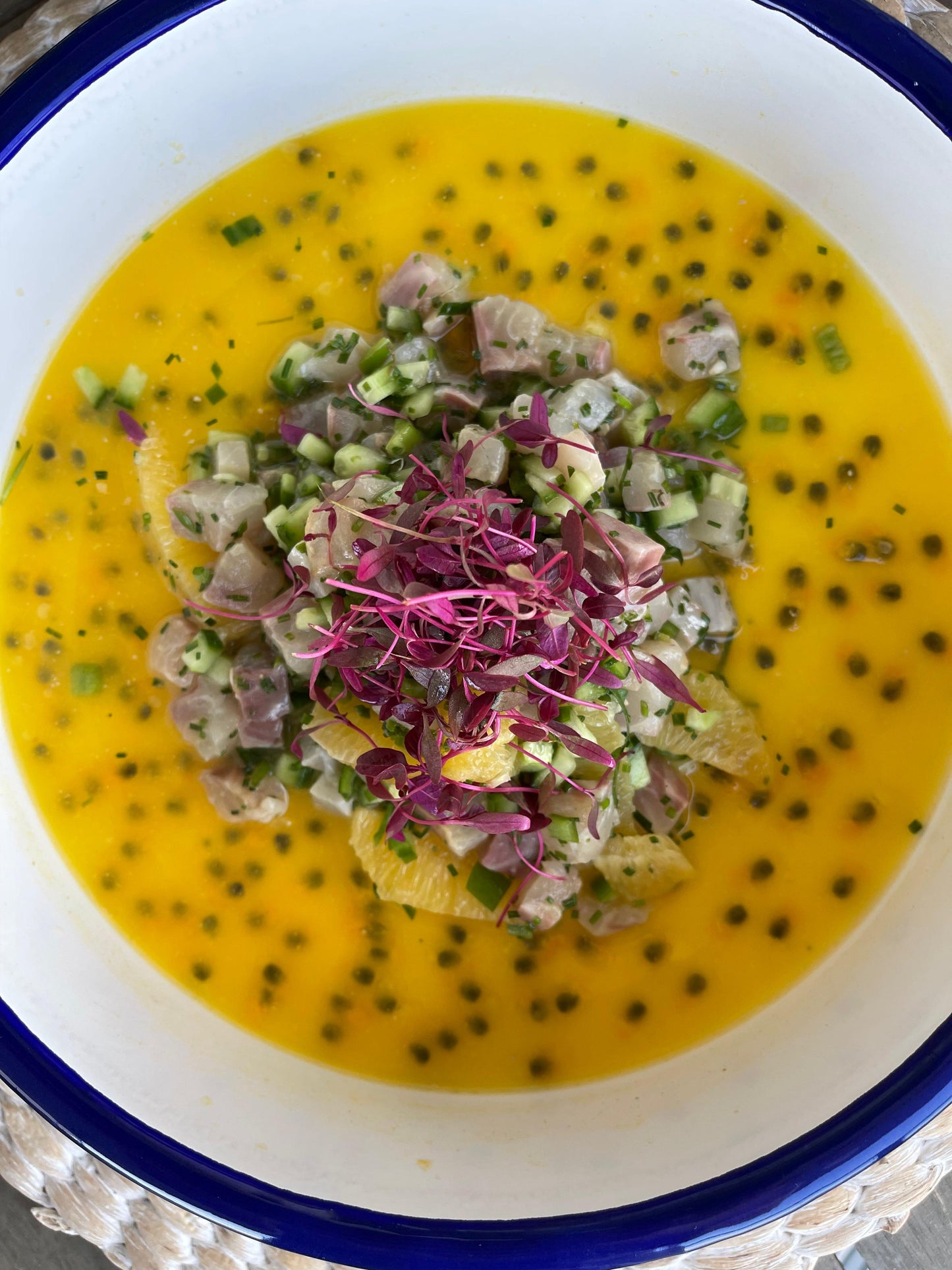 סביצ׳ה בר ים על פסיפלורה יוזו